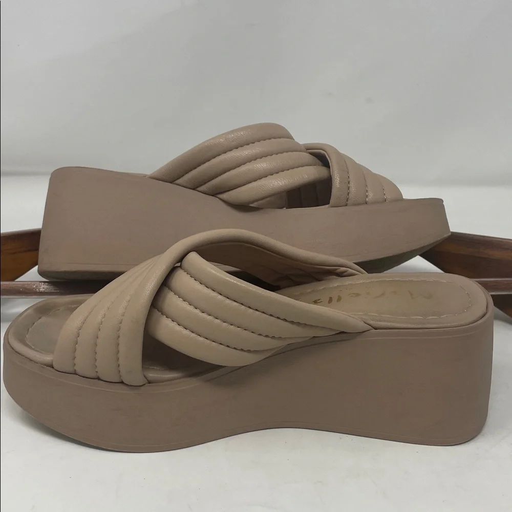 Mariella Beige Platform Criss Cross Platform Slip-On Sandals Size 6.5